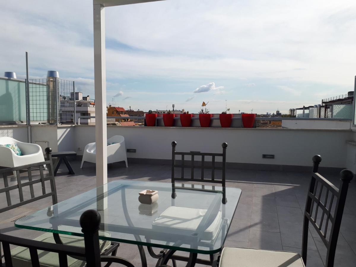 Penthouse 41 In Trastevere With Big Terrace Rom Exterior foto