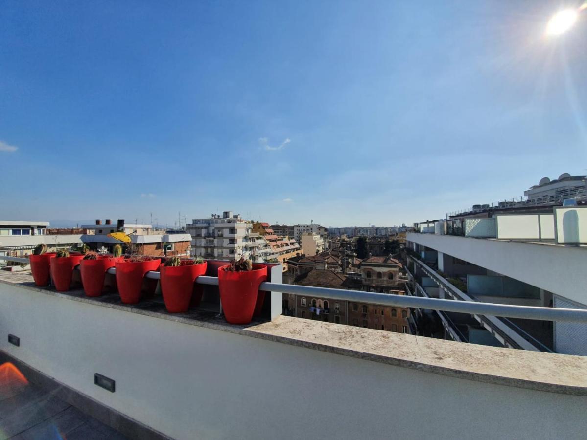 Penthouse 41 In Trastevere With Big Terrace Rom Exterior foto