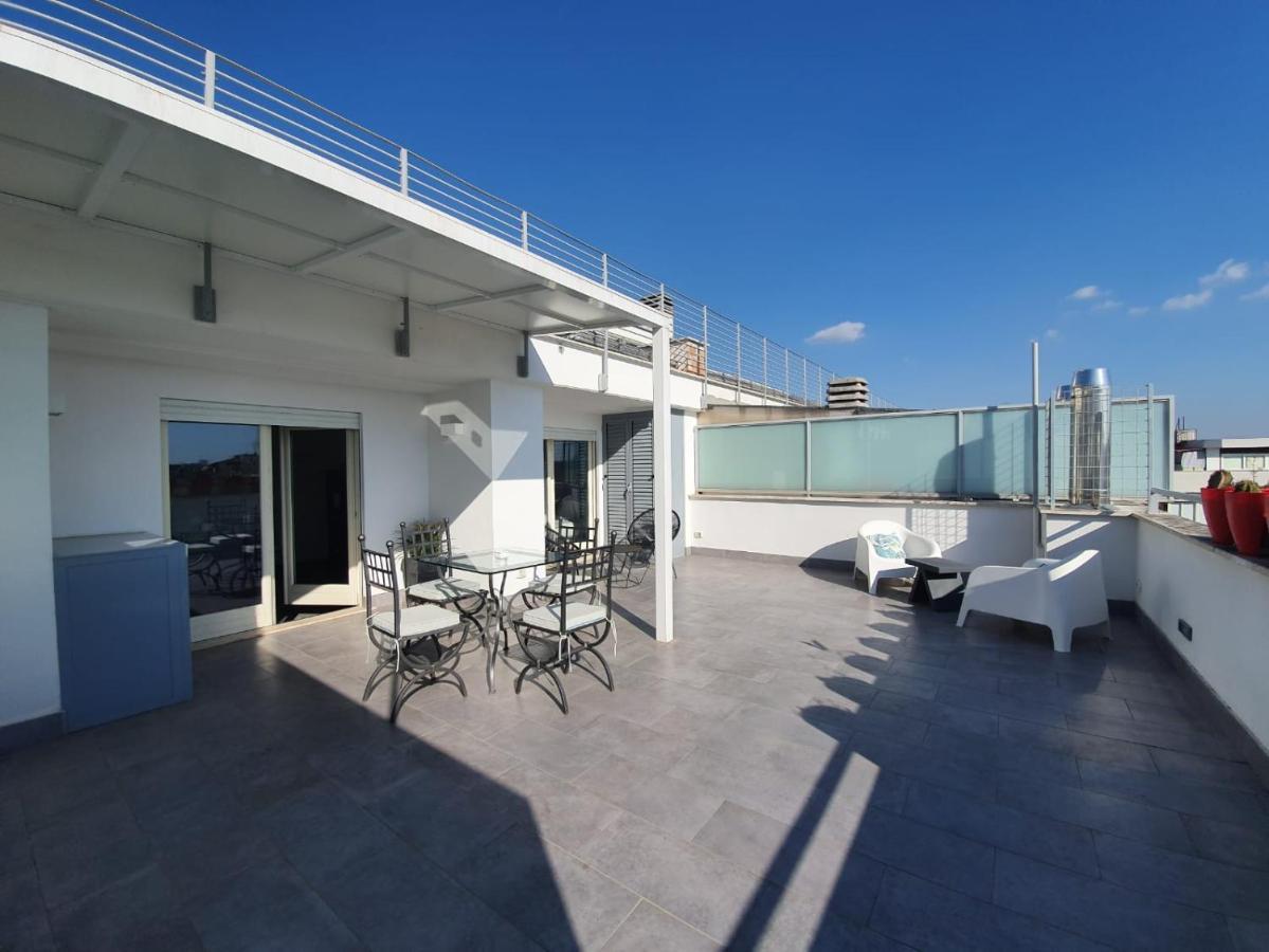 Penthouse 41 In Trastevere With Big Terrace Rom Exterior foto