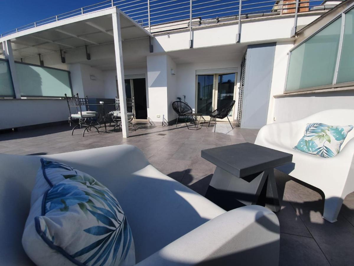 Penthouse 41 In Trastevere With Big Terrace Rom Exterior foto